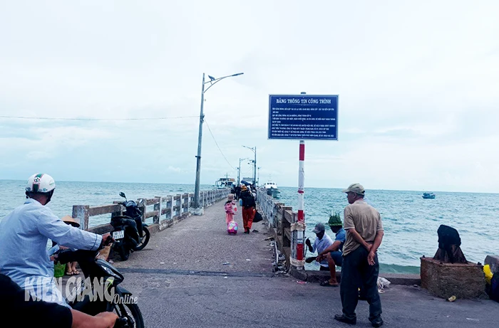 Nâng cấp cầu tàu Bãi Nhà, xã đảo Lại Sơn, huyện đảo Kiên Hải